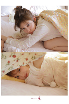 美女扒开尿口让男人桶进